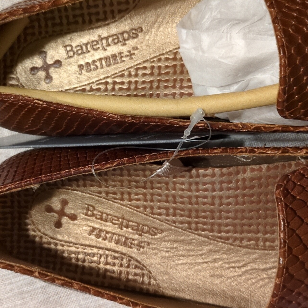 BareTraps Brown Textured Loafers - Picture 5 of 8